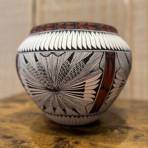 Stunning Acoma Pottery Seed Bowl by artist Alicia Chino.